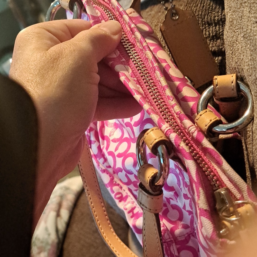 ADORABLE COACH BAG - Picture 7 of 7